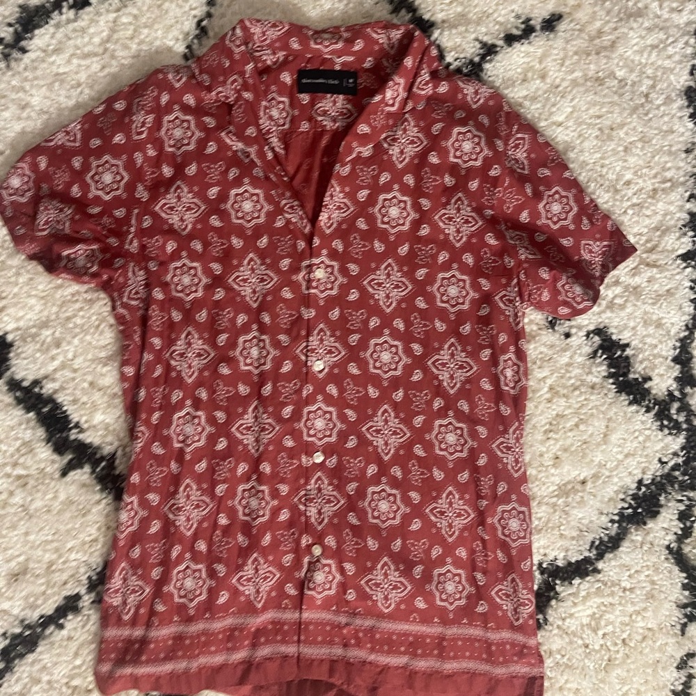 Men’s Abercrombie and Fitch Paisley Shirt